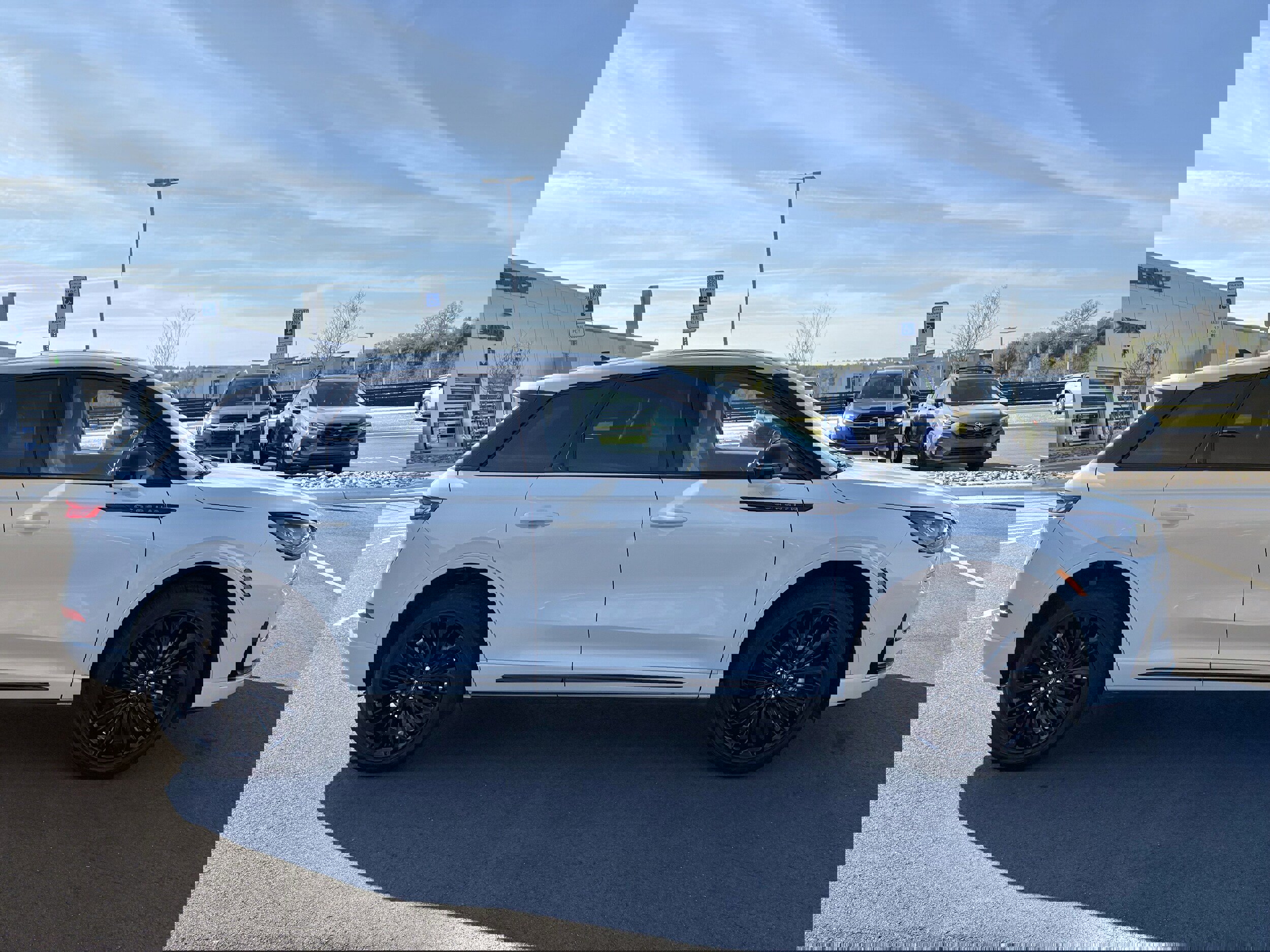 Used 2023 Lincoln Corsair AWD w/ Equipment Group 102A image 7