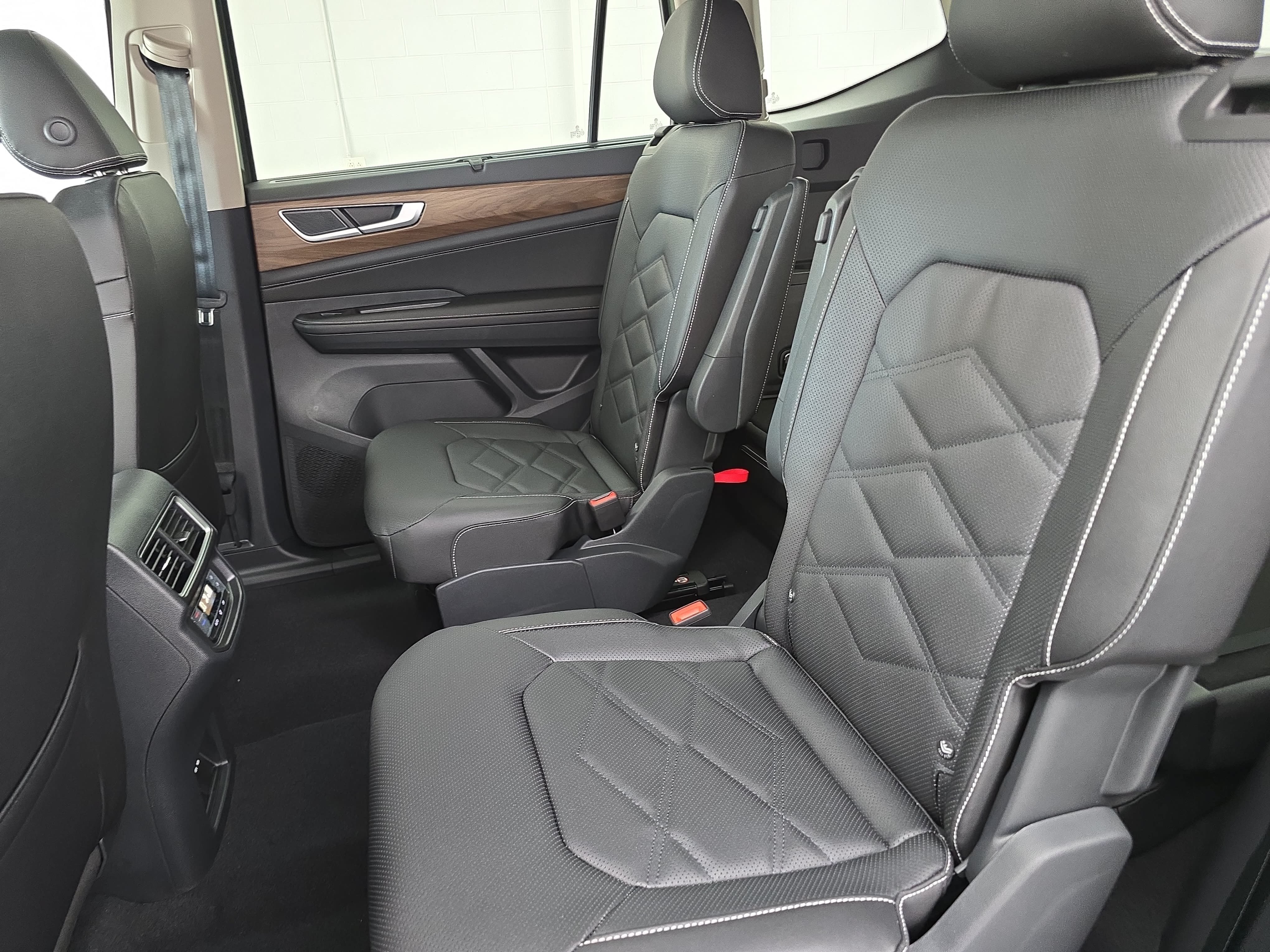 New 2026 Volkswagen Atlas SE FWD image 15