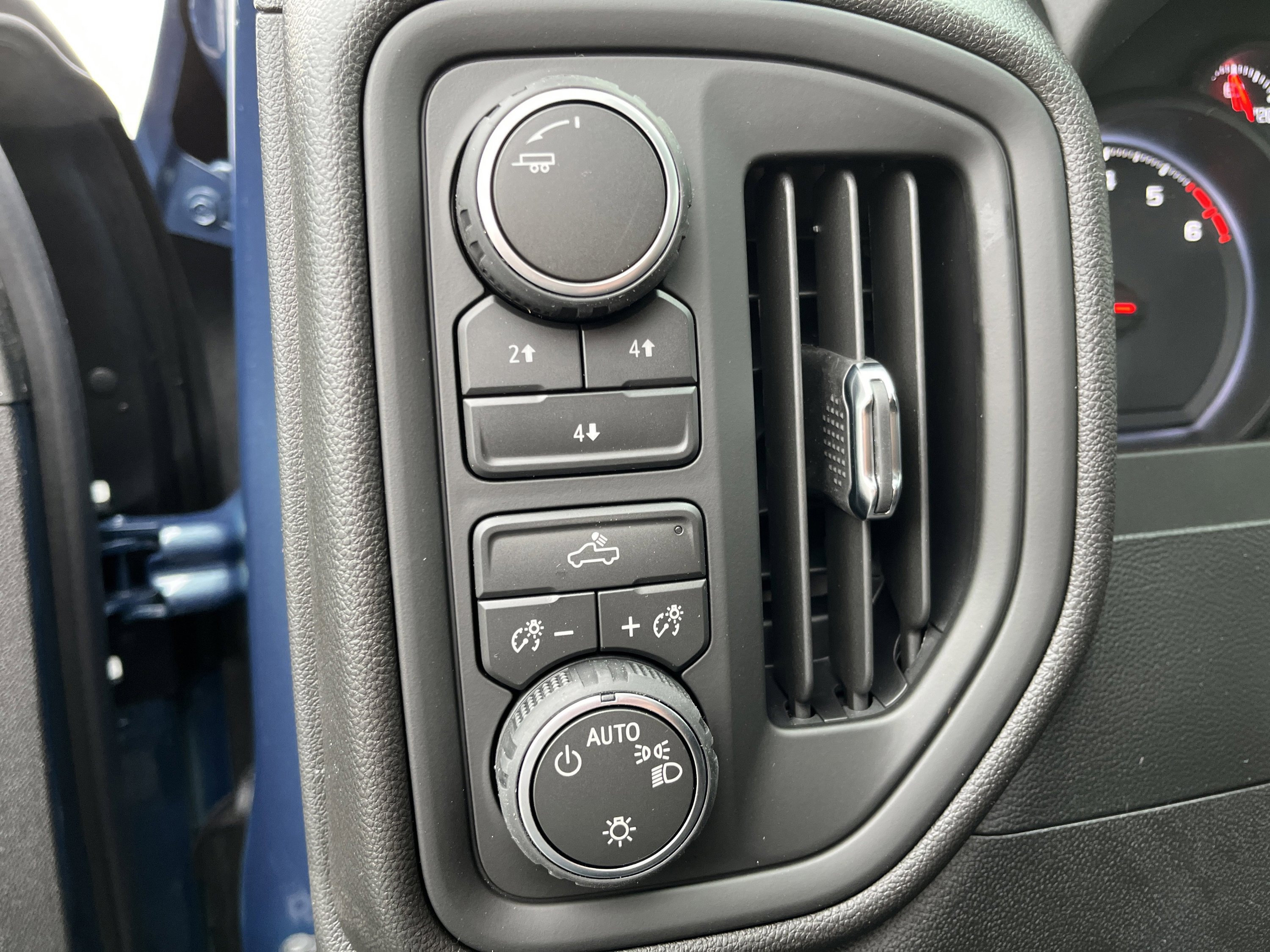 New 2026 Chevrolet Silverado 2500 Custom w/ Custom Convenience Package image 14