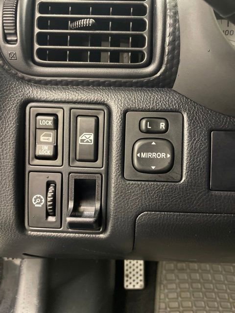 Used 2000 Toyota MR2 image 15