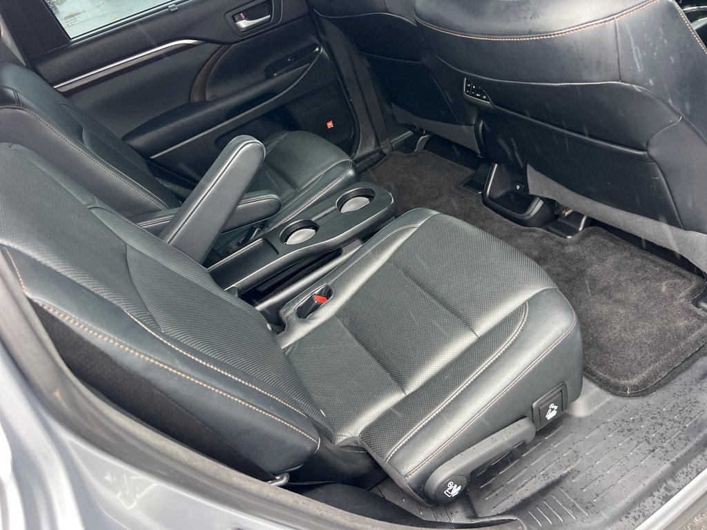 Used 2015 Toyota Highlander Limited Platinum AWD/4WD image 19