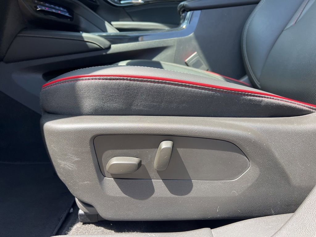 Used 2023 Buick Envision Essence w/ Sport Touring Package FWD image 12