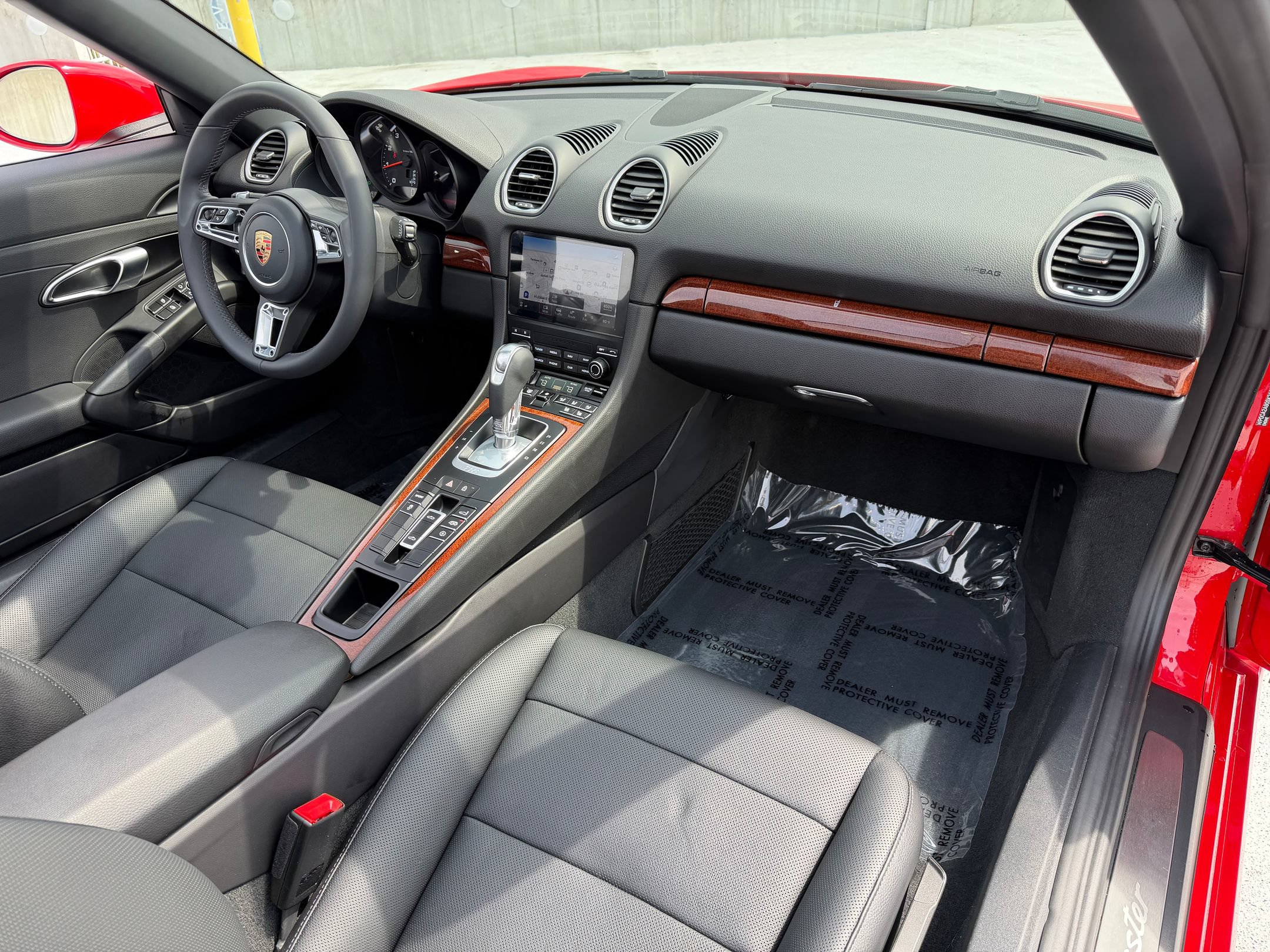 Certified 2025 Porsche 718 Boxster RWD image 24