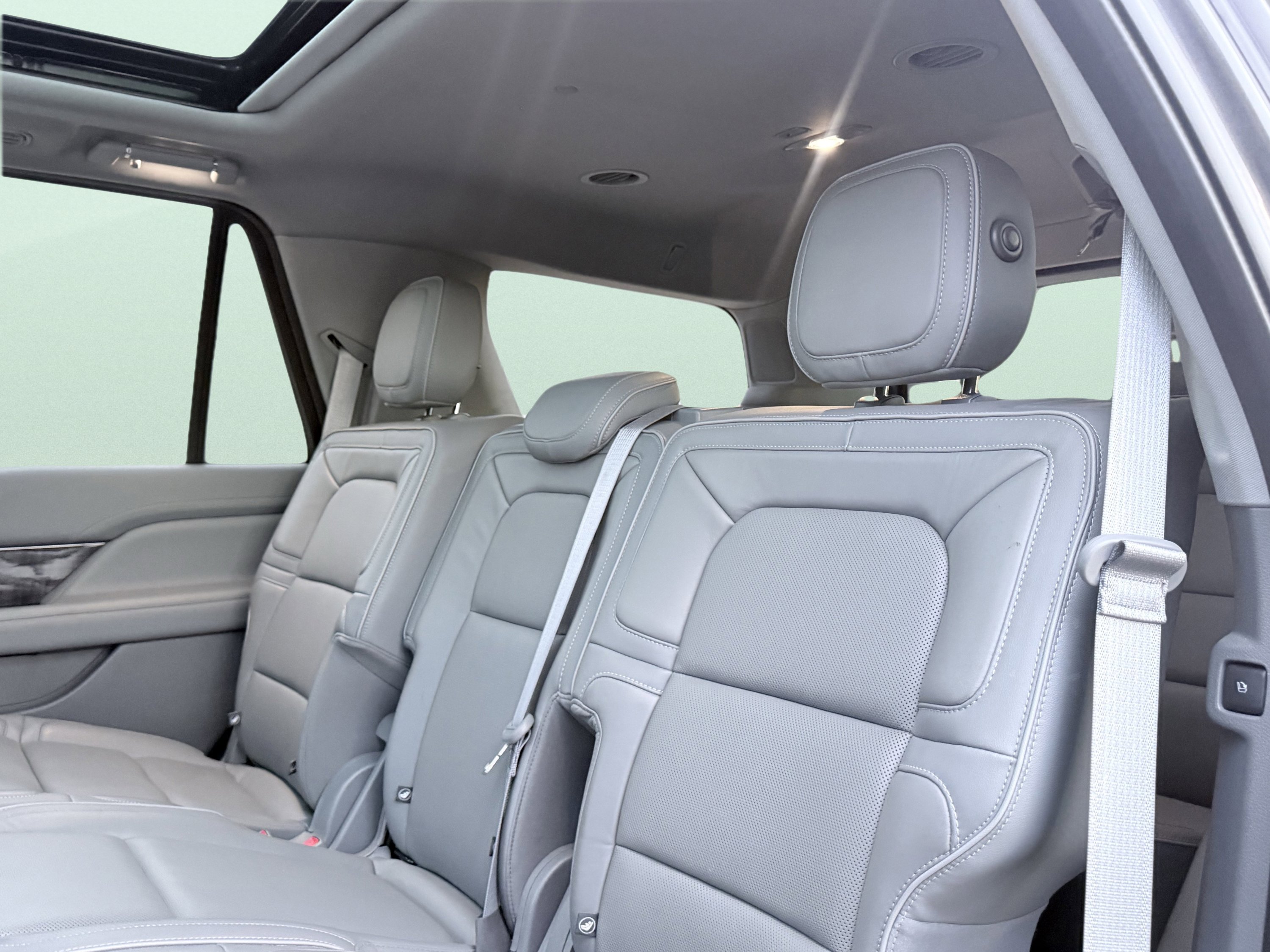 Used 2018 Lincoln Navigator Reserve w/ Technology Package image 38