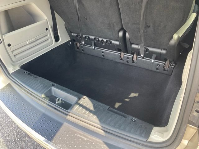 Used 2013 Chrysler Town & Country Touring FWD image 33