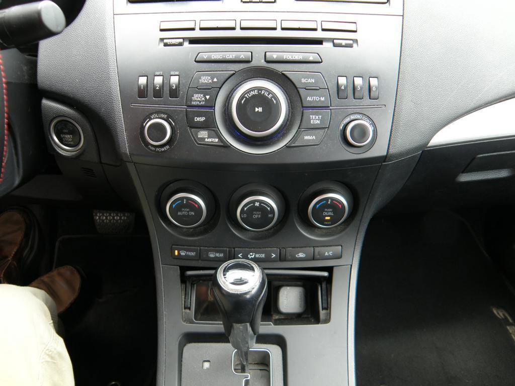 Used 2013 MAZDA MAZDA3 i Touring image 10