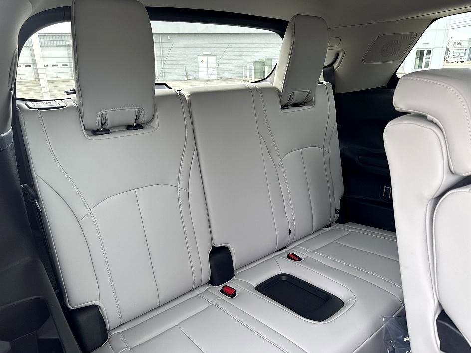 New 2026 INFINITI QX60 Luxe image 23