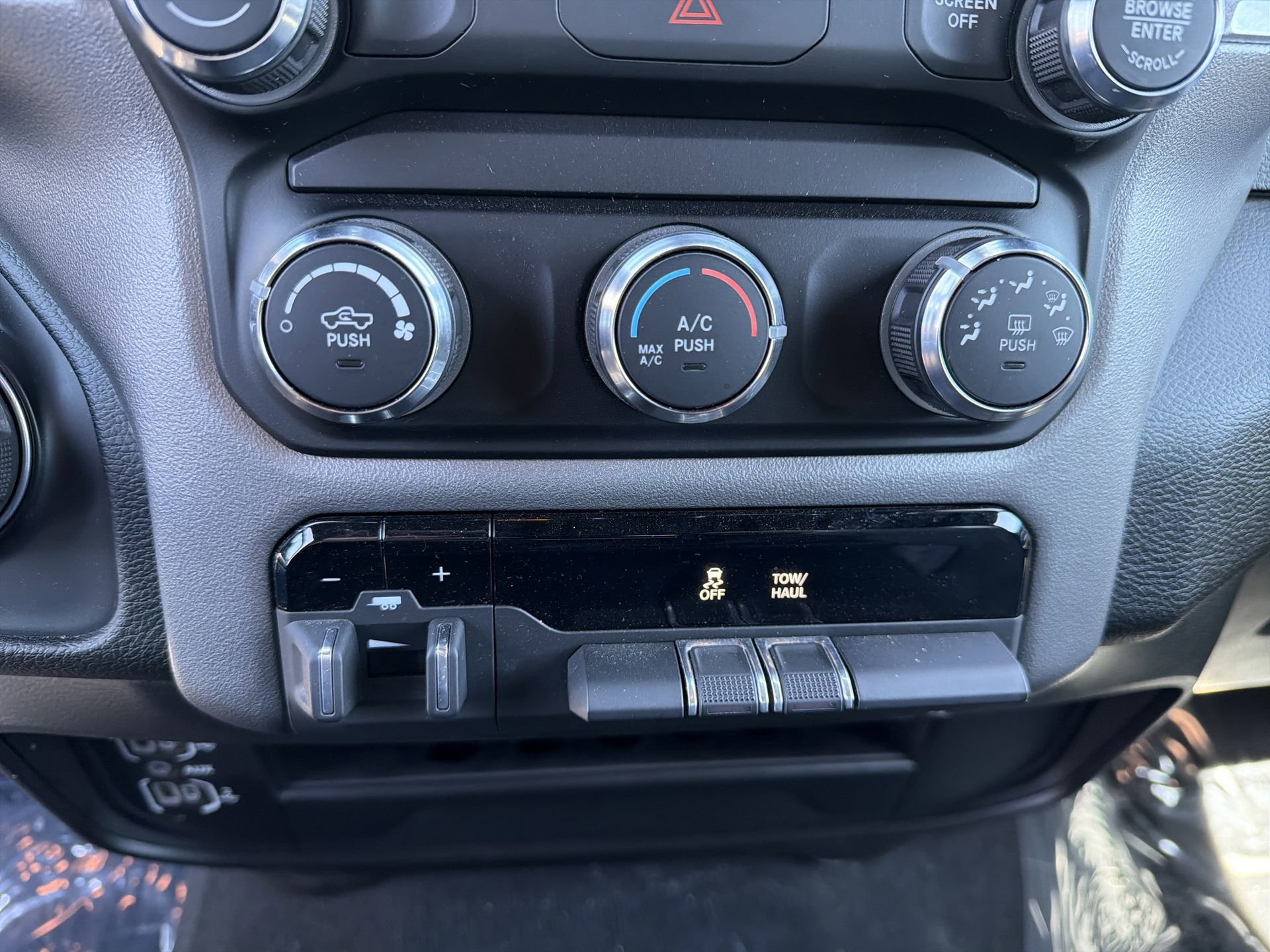 Used 2024 RAM 2500 Big Horn w/ Bed Utility Group image 6