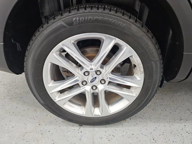 Used 2016 Ford Explorer XLT w/ Equipment Group 202A image 7