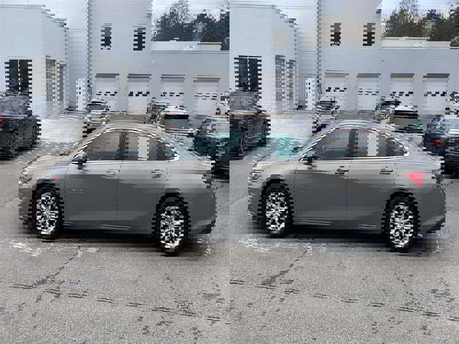 Used 2017 Chevrolet Malibu LT image 2