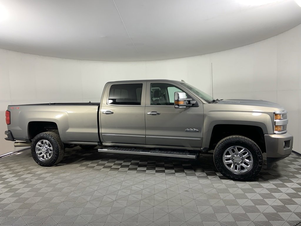 Used 2017 Chevrolet Silverado 3500 High Country w/ Duramax Plus Package image 2
