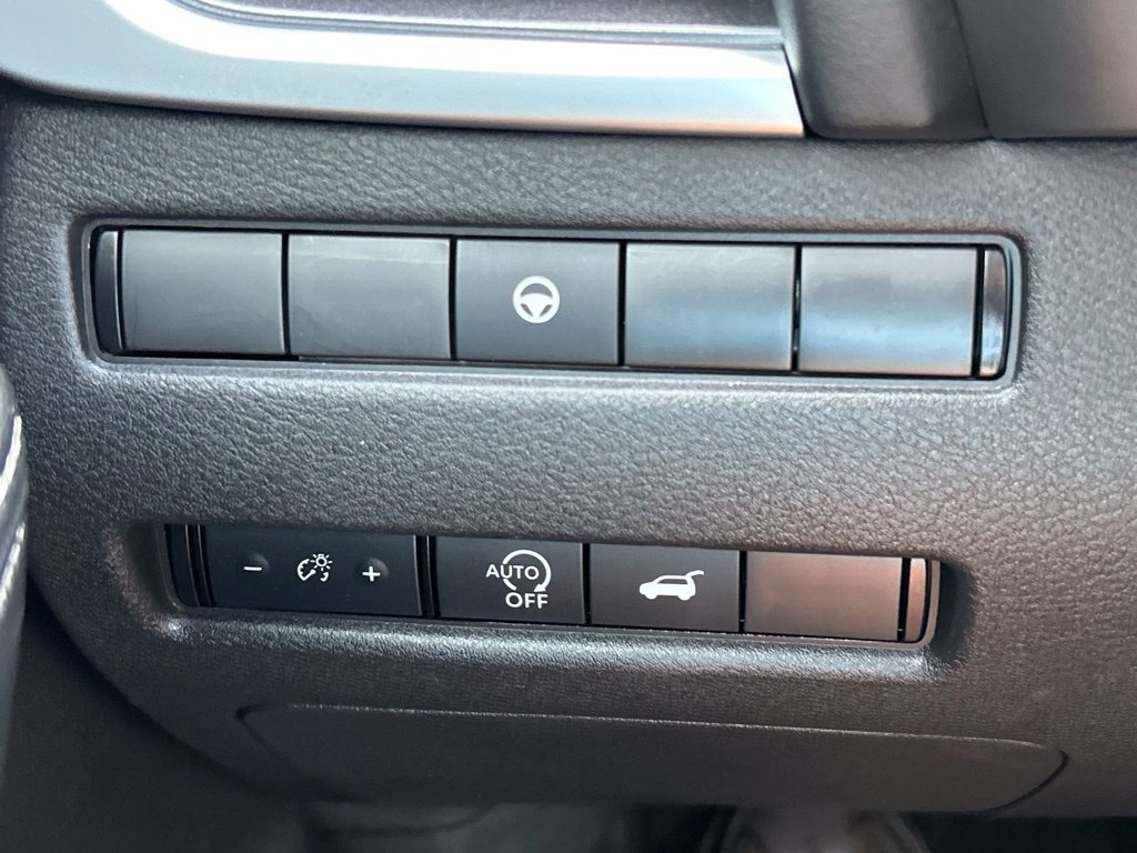 Certified 2026 Nissan Rogue Dark Armor FWD image 32