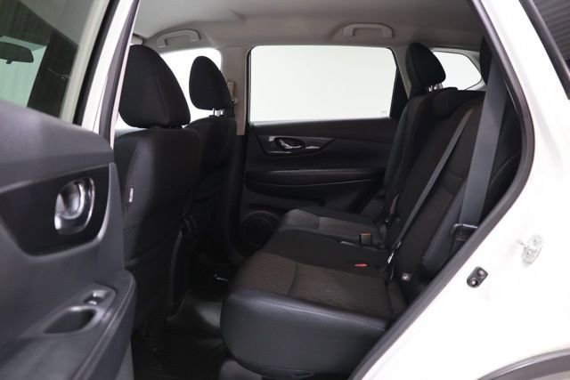 Used 2018 Nissan Rogue SV w/ Premium Package image 30