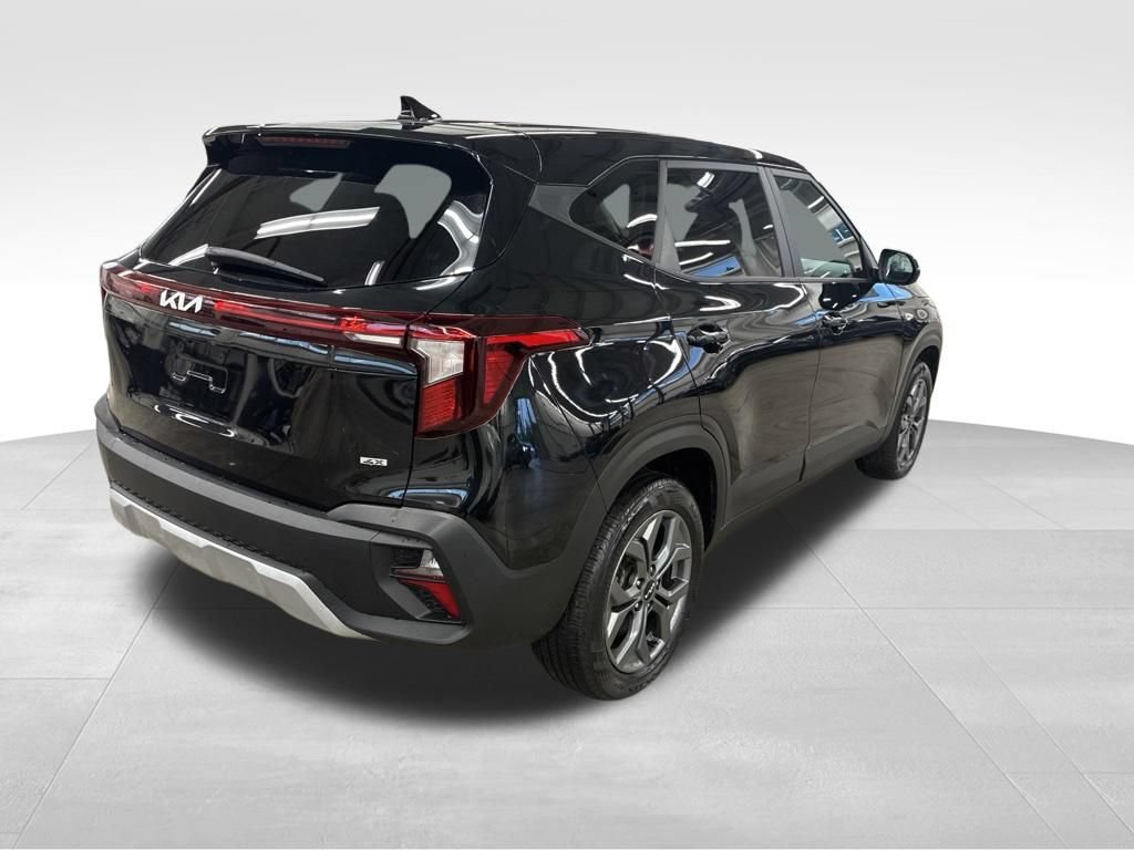 Used 2024 Kia Seltos LX AWD/4WD image 6