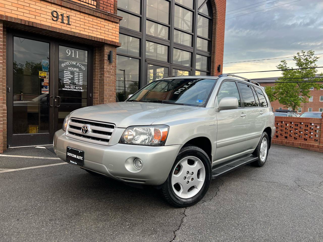 Used 2004 Toyota Highlander 4WD V6 image 2