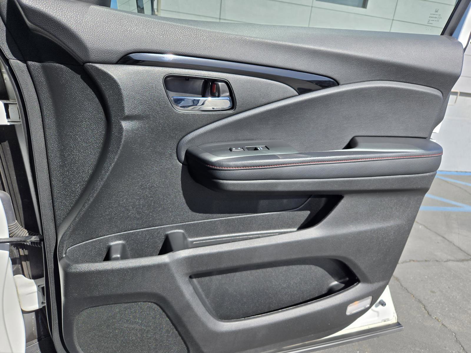 Used 2022 Honda Pilot Black Edition image 34