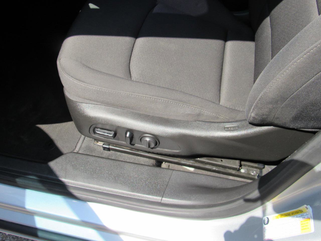 Used 2021 Chevrolet Malibu RS FWD image 17