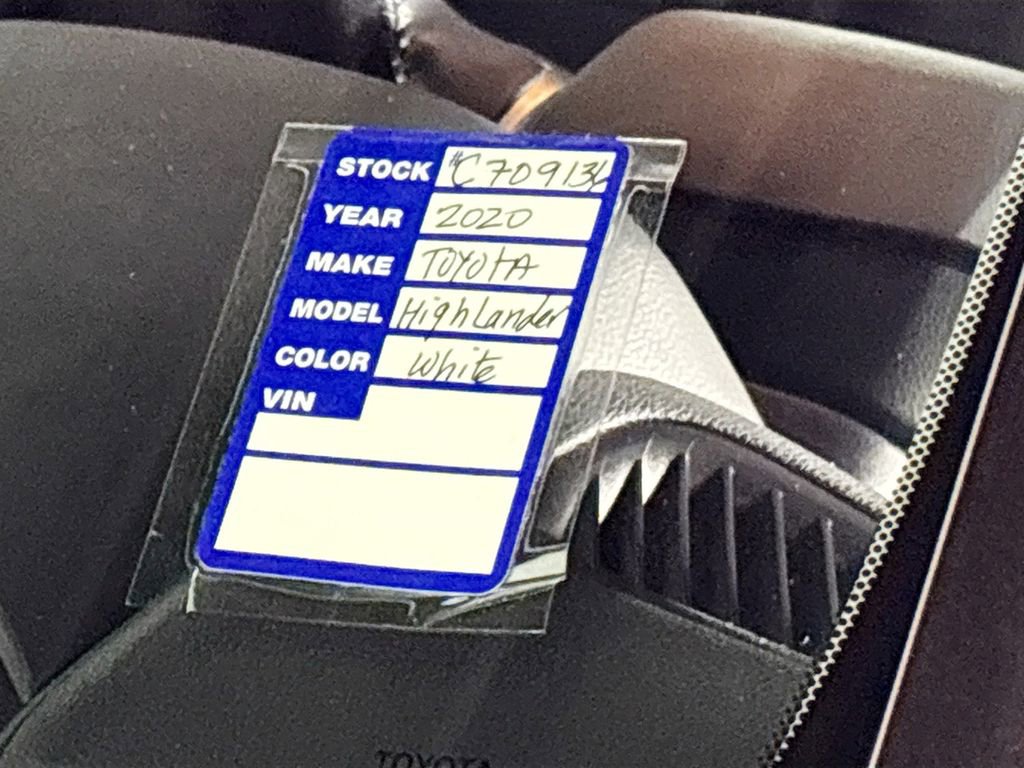 Used 2020 Toyota Highlander XLE image 26