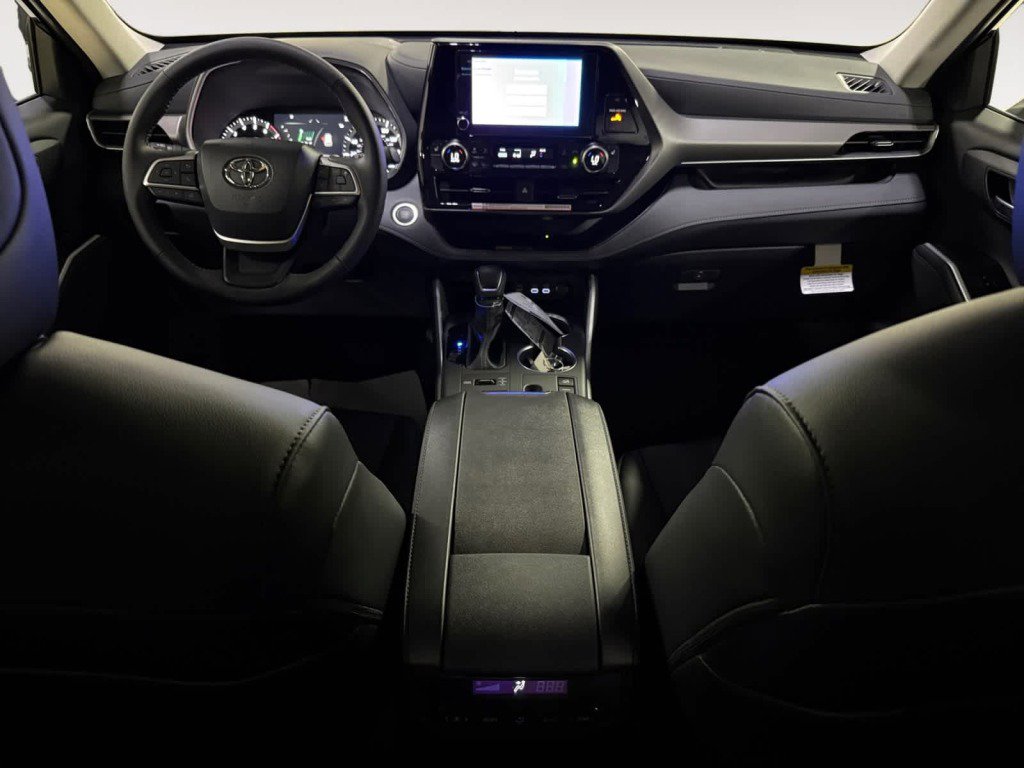 New 2026 Toyota Highlander XLE image 10