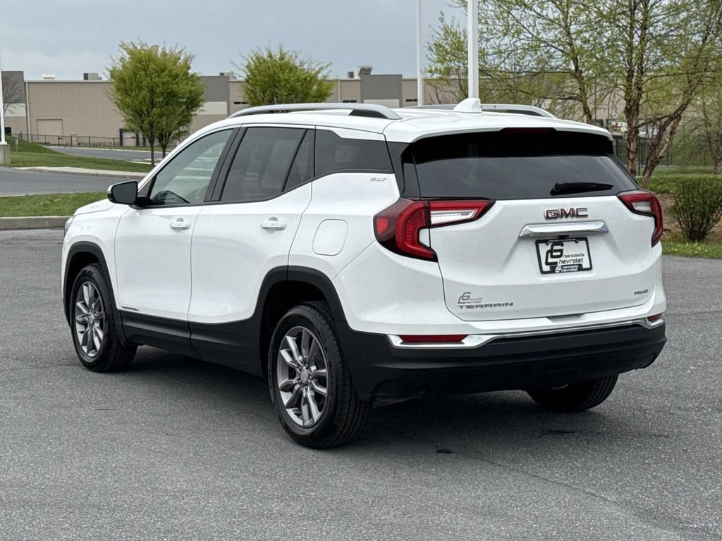 Used 2024 GMC Terrain SLT AWD/4WD image 26