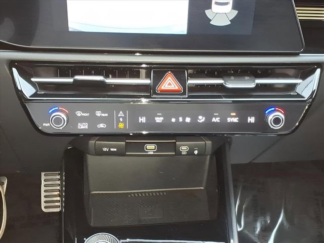 Used 2024 Kia Niro EX Touring image 23