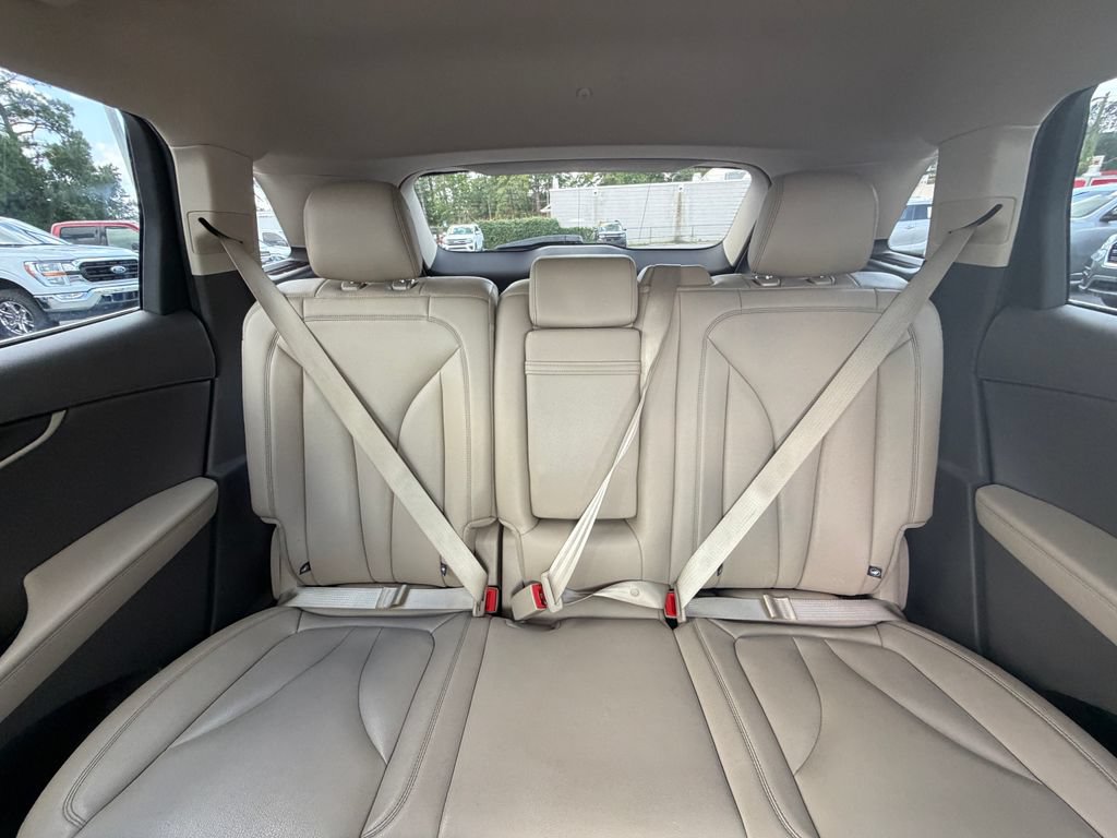 Used 2023 Lincoln Nautilus FWD w/ Premium Package image 32