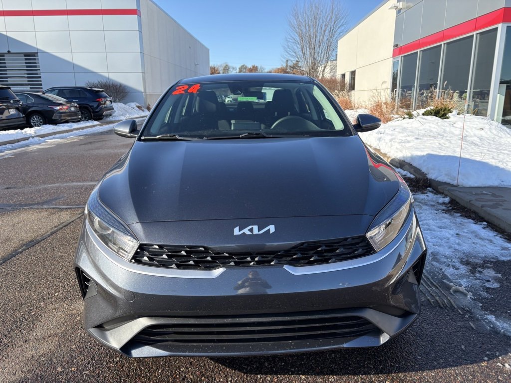 Used 2024 Kia Forte LXS image 6