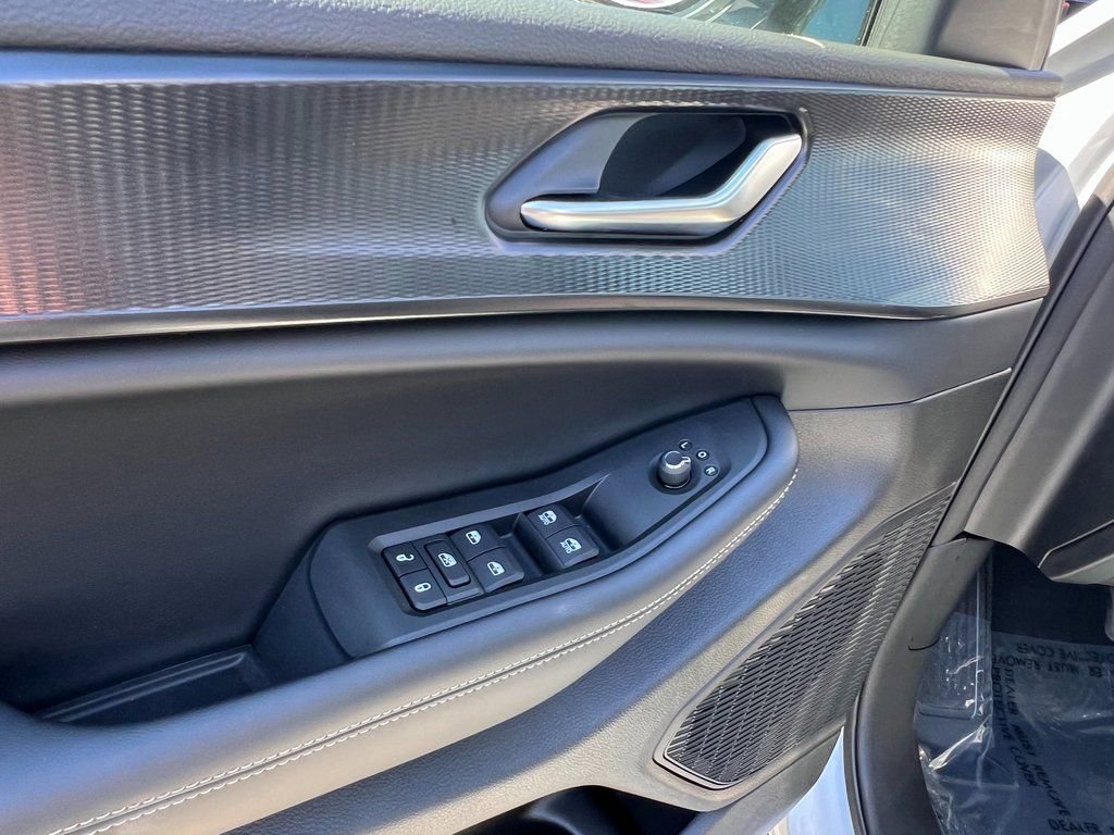 New 2025 Jeep Grand Cherokee L Altitude image 20