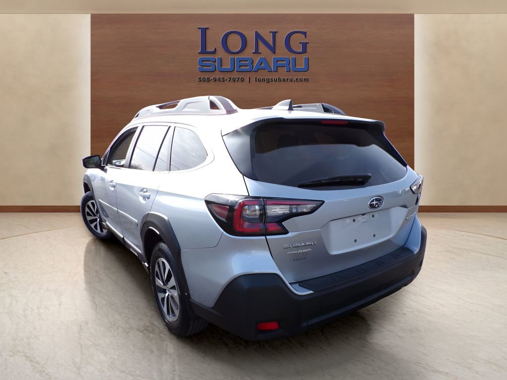 Used 2023 Subaru Outback Premium image 11