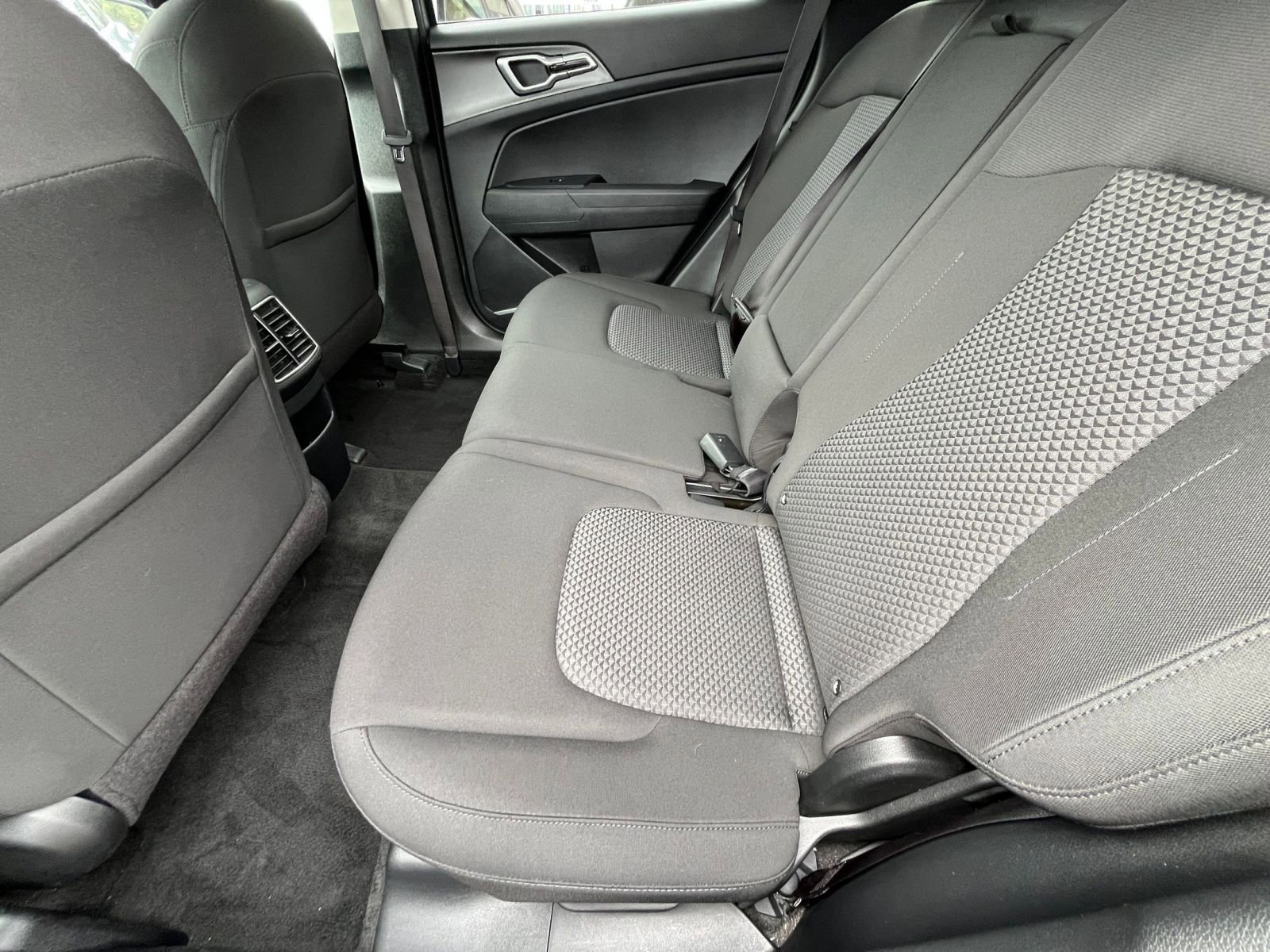 Used 2025 Kia Sportage LX image 25