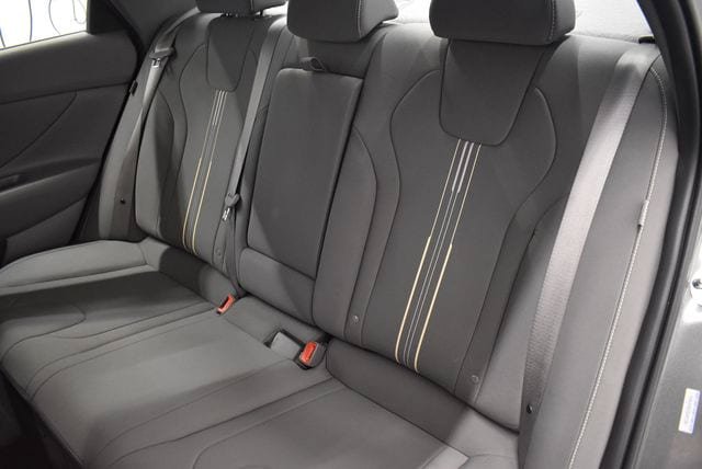 Used 2025 Hyundai Elantra SEL FWD image 7