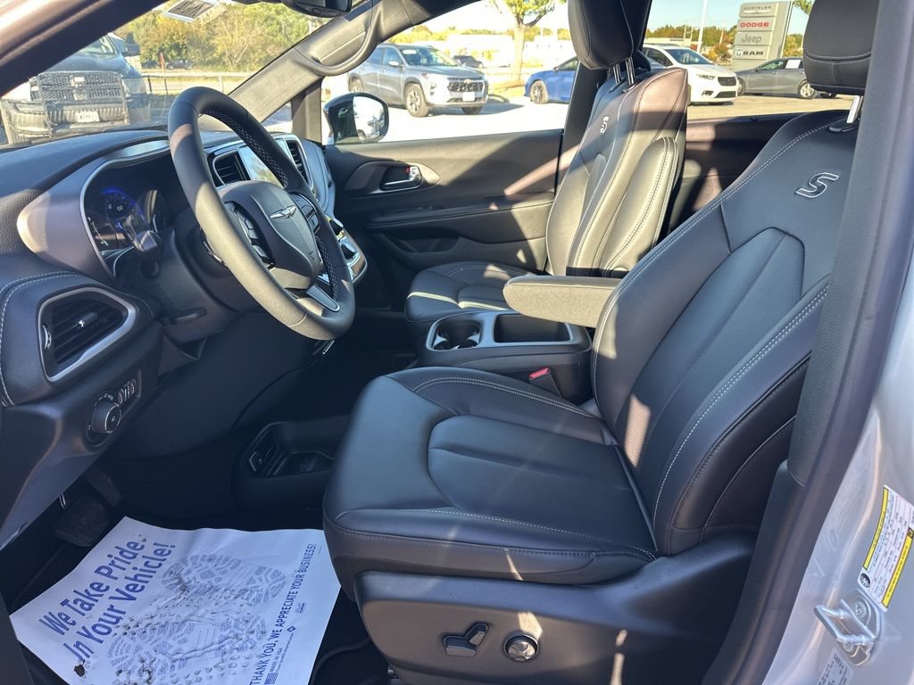 New 2026 Chrysler Pacifica Select FWD image 62