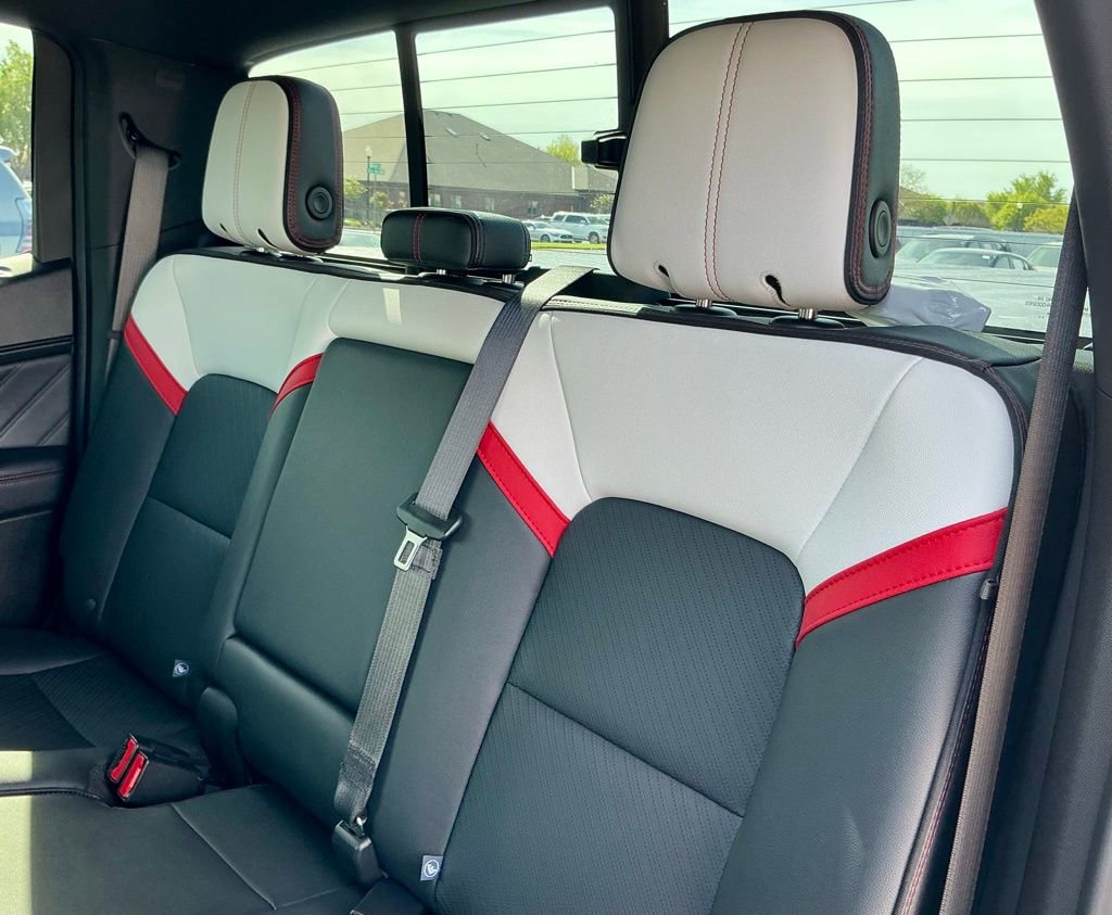 Used 2024 GMC Canyon AT4X image 29