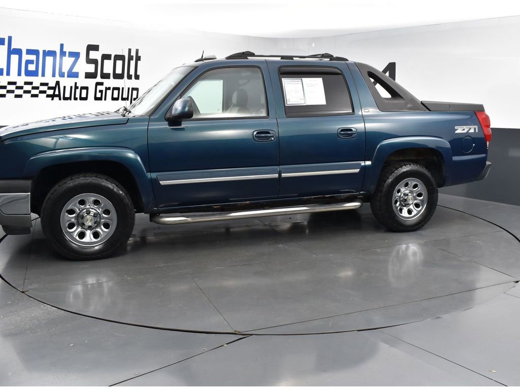 Used 2005 Chevrolet Avalanche Z71 w/ Sun And Sound Package image 2
