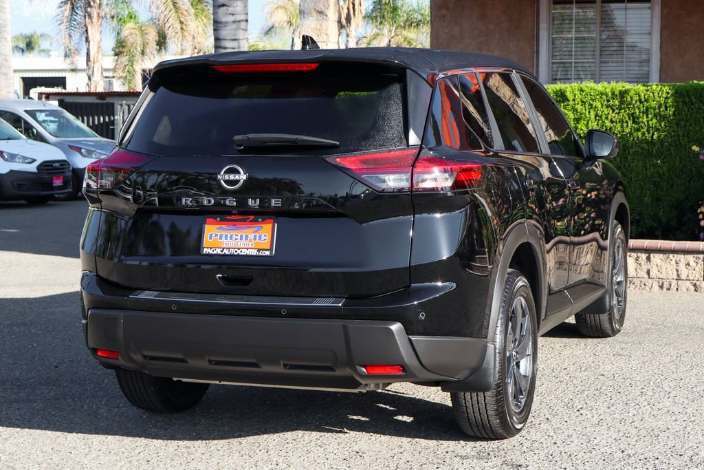 Used 2026 Nissan Rogue SV w/ Cold Weather Package image 9