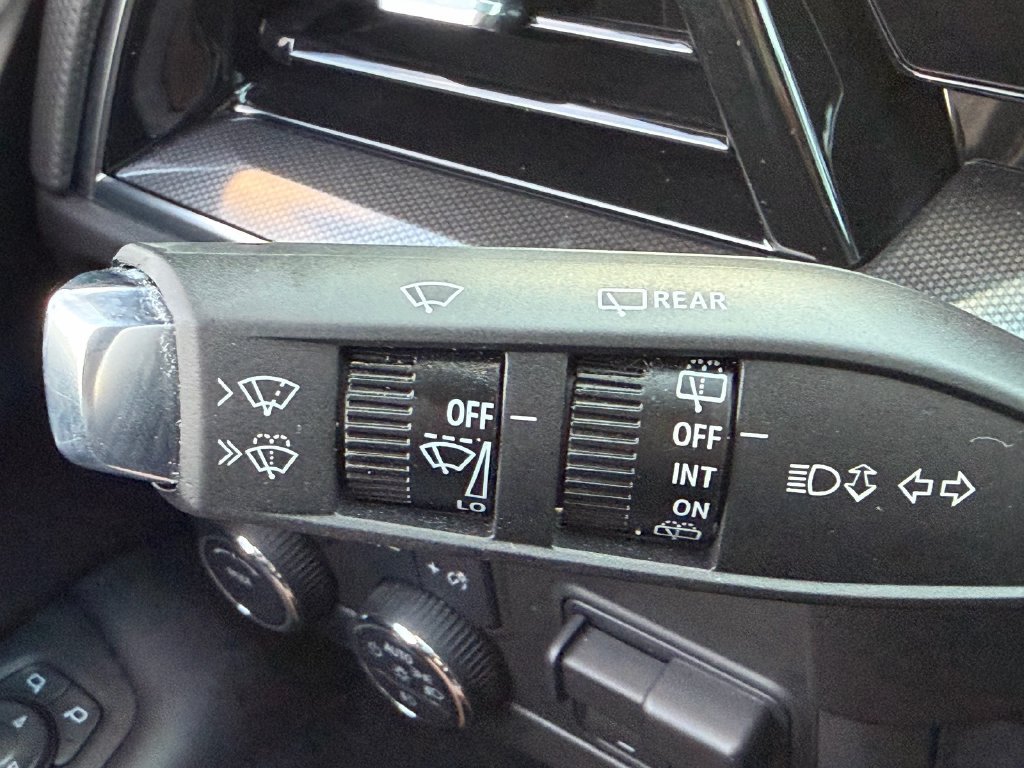 Used 2025 Chevrolet Suburban RST w/ Comfort Package RWD image 33