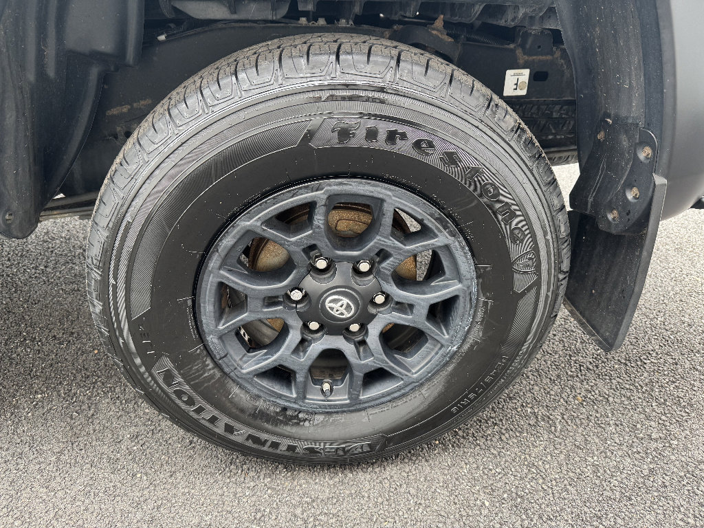 Used 2019 Toyota Tacoma SR w/ SX Package image 21