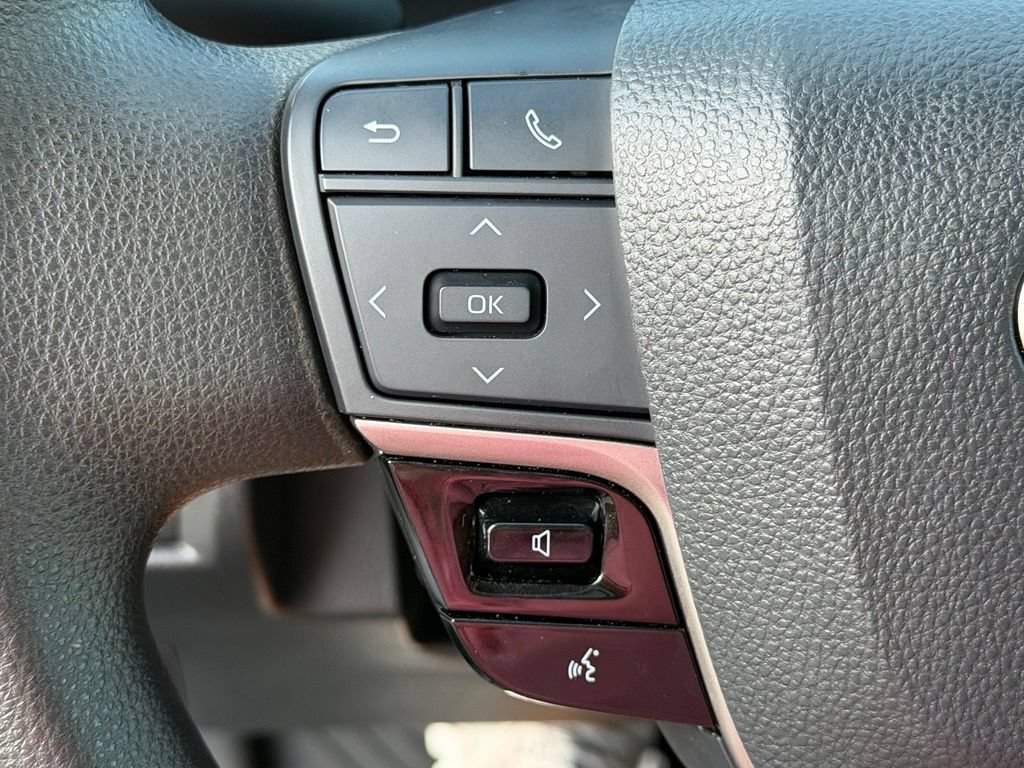Used 2025 Toyota Camry LE FWD image 31