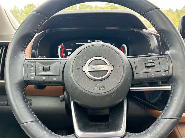 Used 2023 Nissan Pathfinder Platinum image 18