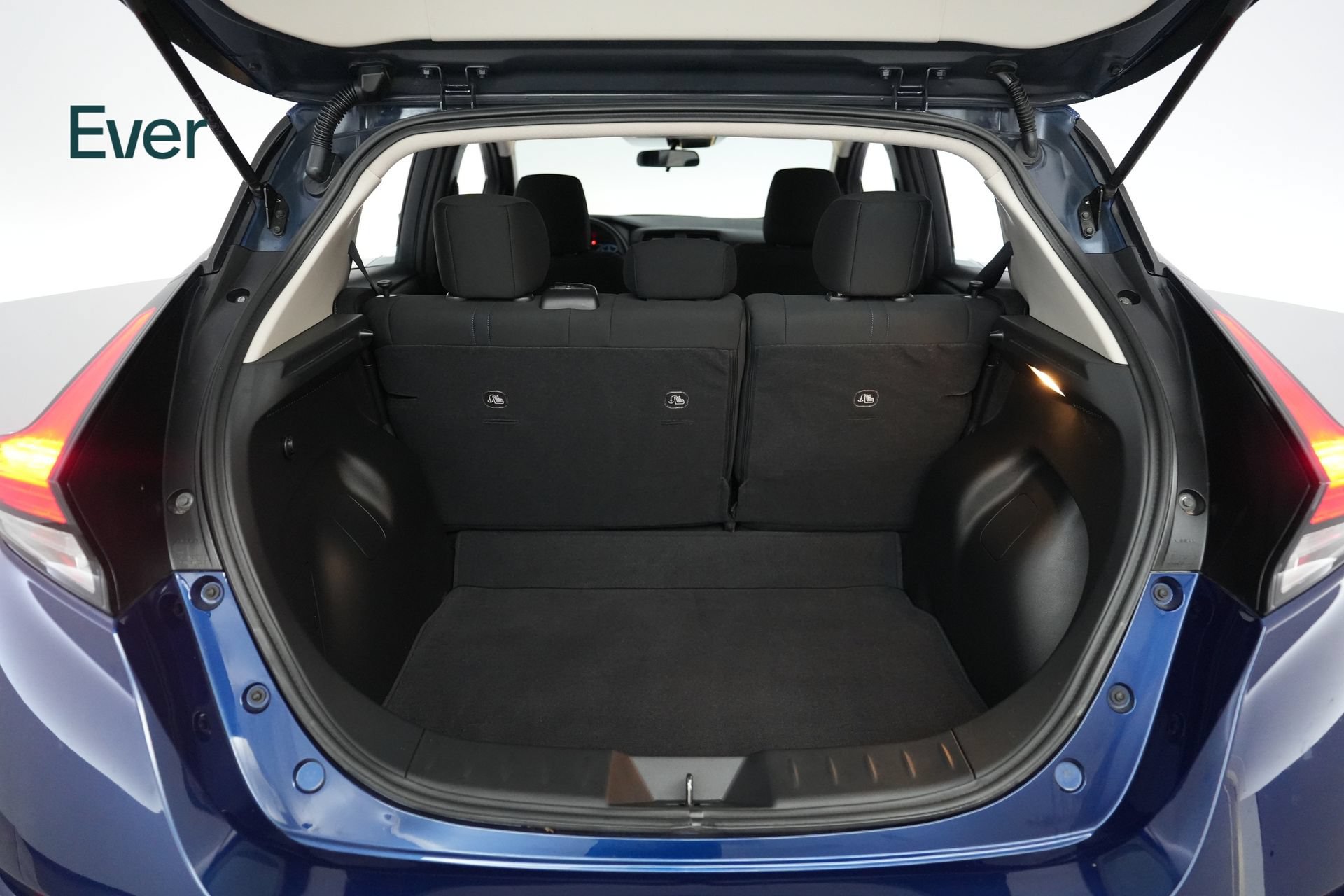 Used 2025 Nissan Leaf S FWD image 8