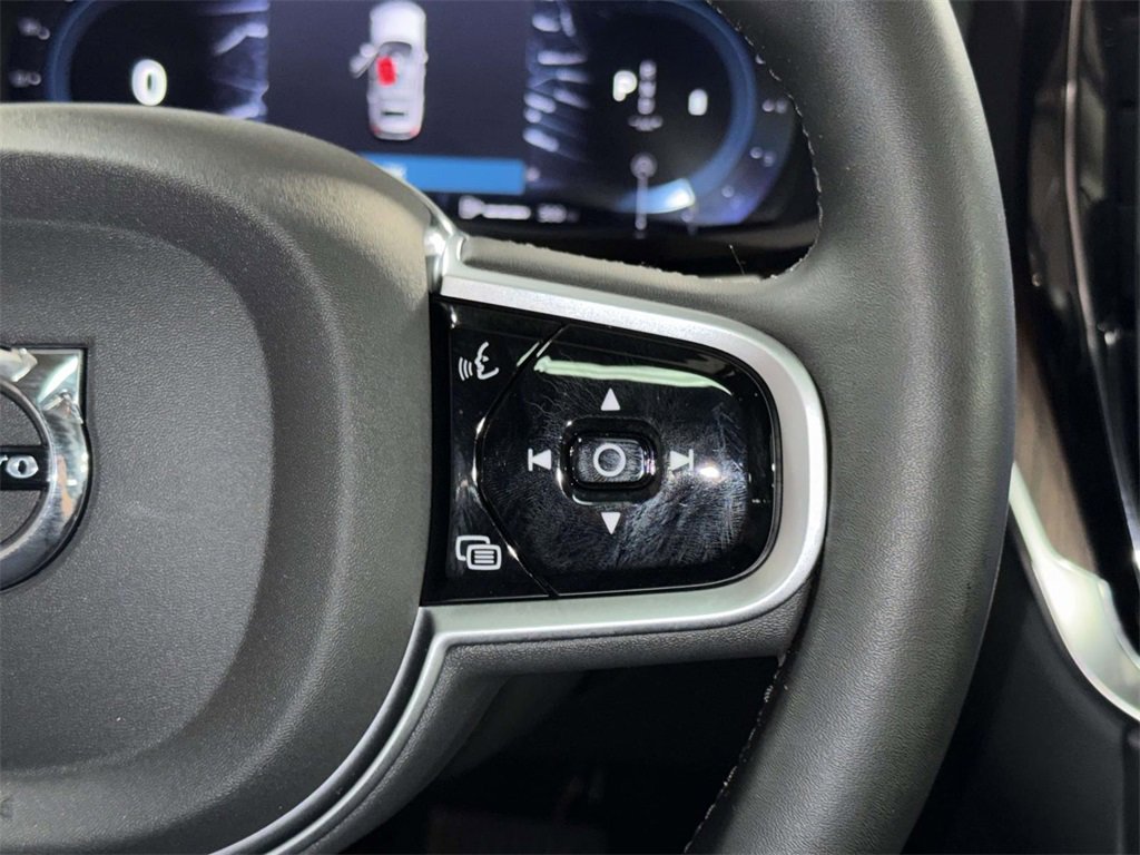 Used 2025 Volvo V60 B5 Cross Country Plus image 30