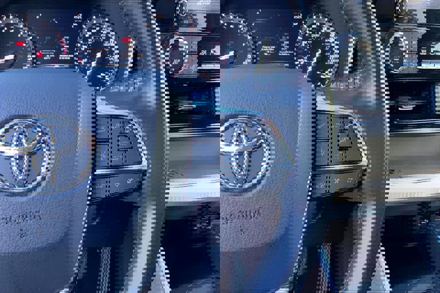 Used 2021 Toyota Highlander XLE image 24