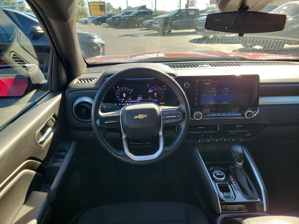 Used 2024 Chevrolet Colorado LT AWD/4WD image 15