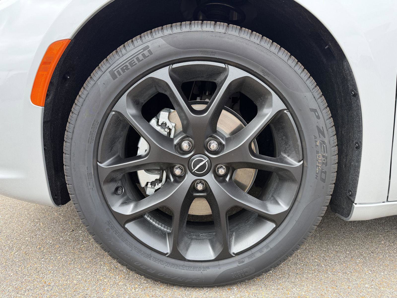 New 2026 Chrysler Pacifica Limited w/ S Appearance Package image 26