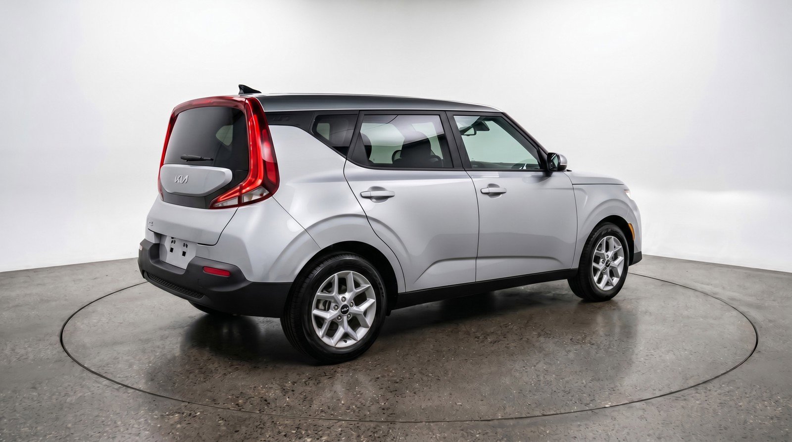 Used 2025 Kia Soul LX w/ LX Technology Package FWD image 9