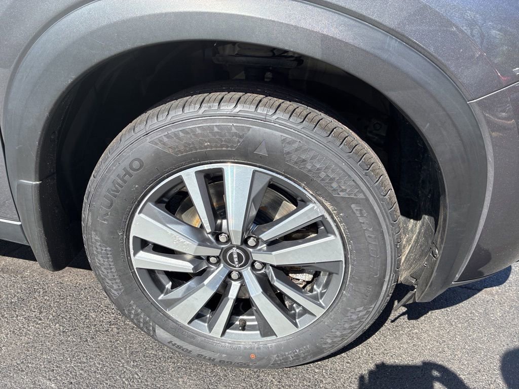 Certified 2023 Nissan Pathfinder SL w/ Black Appearance Package AWD/4WD image 9