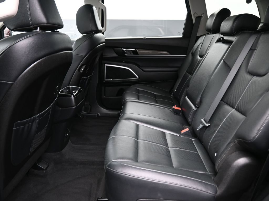 Used 2022 Kia Telluride EX image 11