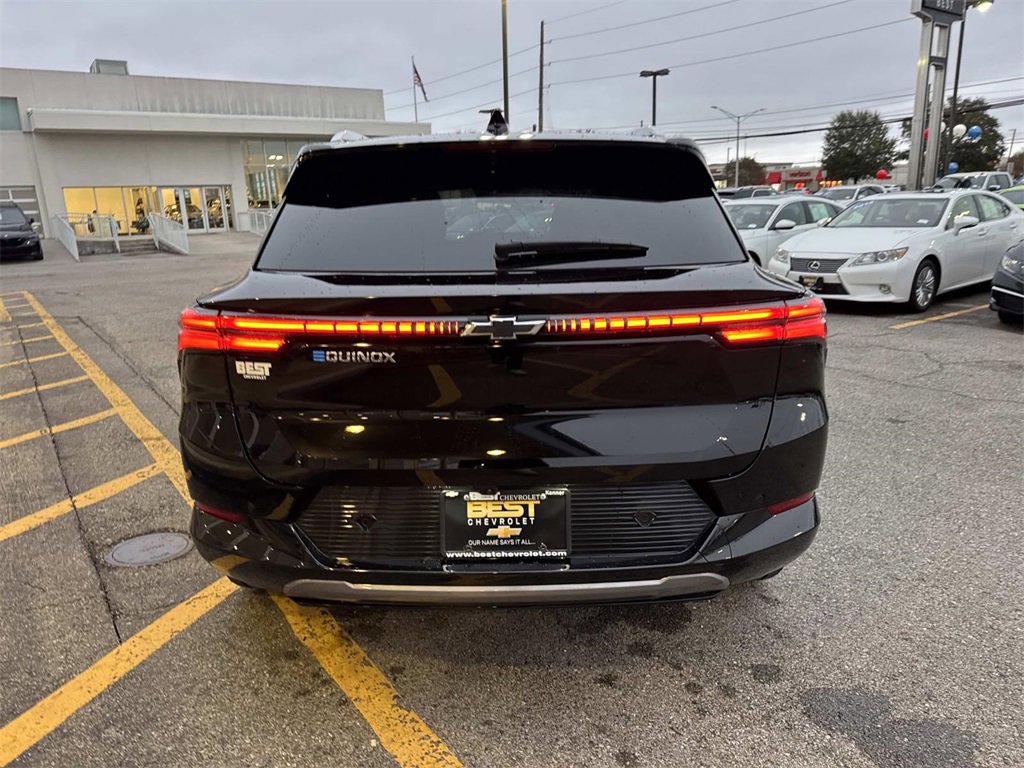 Used 2025 Chevrolet Equinox EV LT w/ Convenience Package II image 7