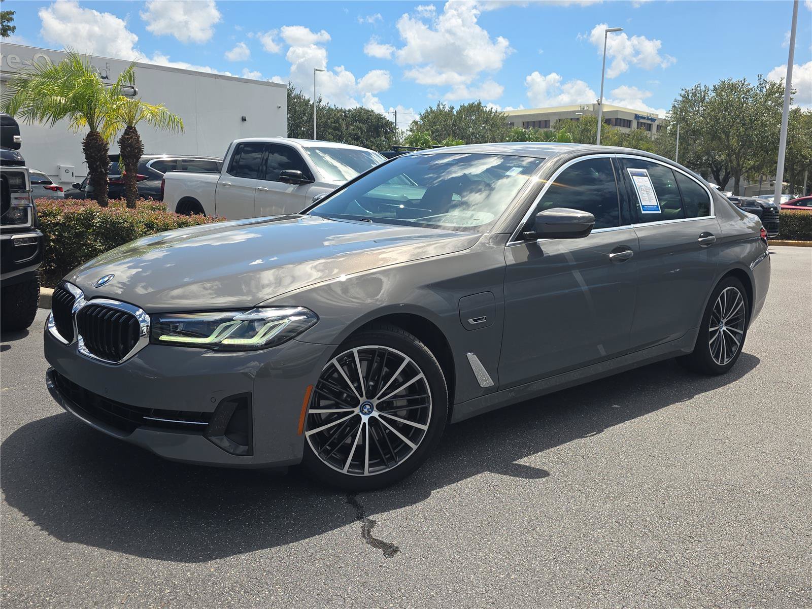 Used 2022 BMW 530e w/ Premium Package RWD image 30
