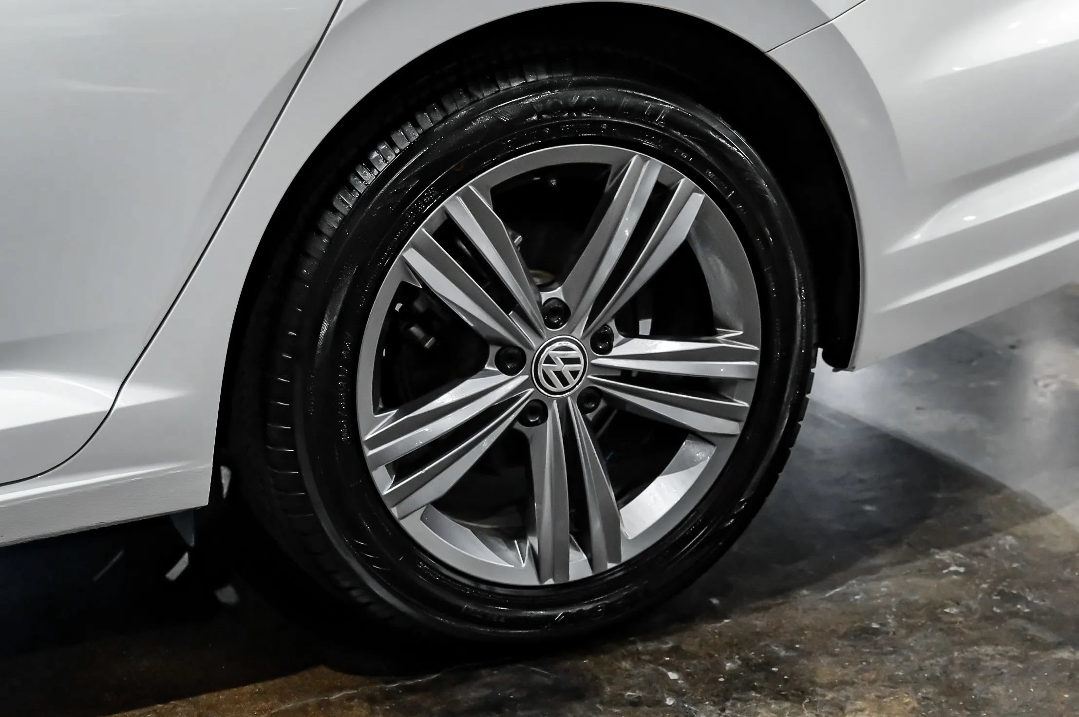 Used 2020 Volkswagen Jetta R-Line w/ R-Line Cold Weather Package FWD image 60